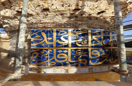 اتمام عملیات مرمت مناره جنوبی ایوان نجف با همت استادکاران ایرانی +تصاویر