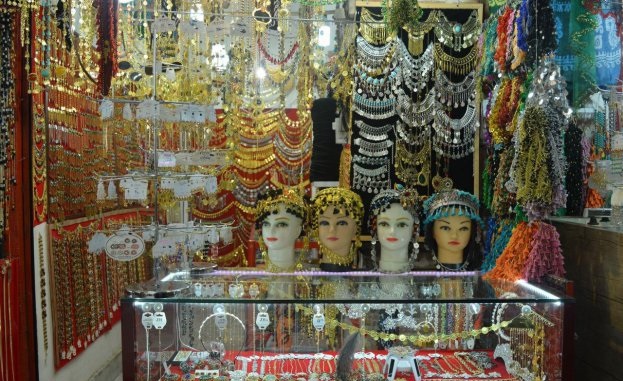 زیورهای سر و پیشانی؛ پشتوانه اقتصادی زنان قدیم کُردستانی! زیورهای سر و پیشانی؛ پشتوانه اقتصادی زنان قدیم کُردستانی!