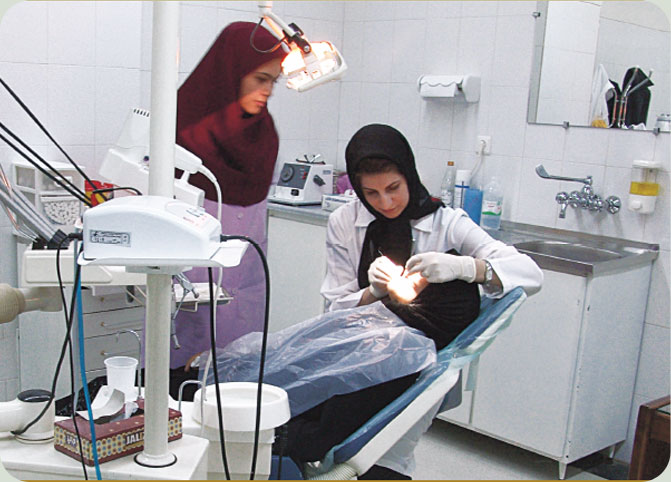 کمتر از ۱۰ درصد خدمات دندانپزشکی تعرفه دولتی دارد/ تعداد دندان&zwnj;های پوسیده ایرانی&zwnj;ها بیشتر از استاندارد دنیاست