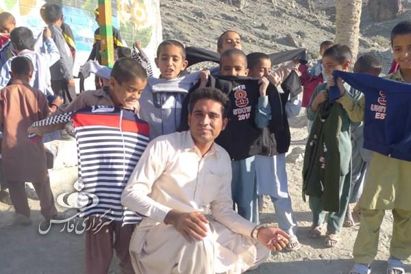 وقتی شوق خدمت به هم&zwnj;نوع در دل سرباز معلم سیستانی موج می&zwnj;زند+ تصاویر