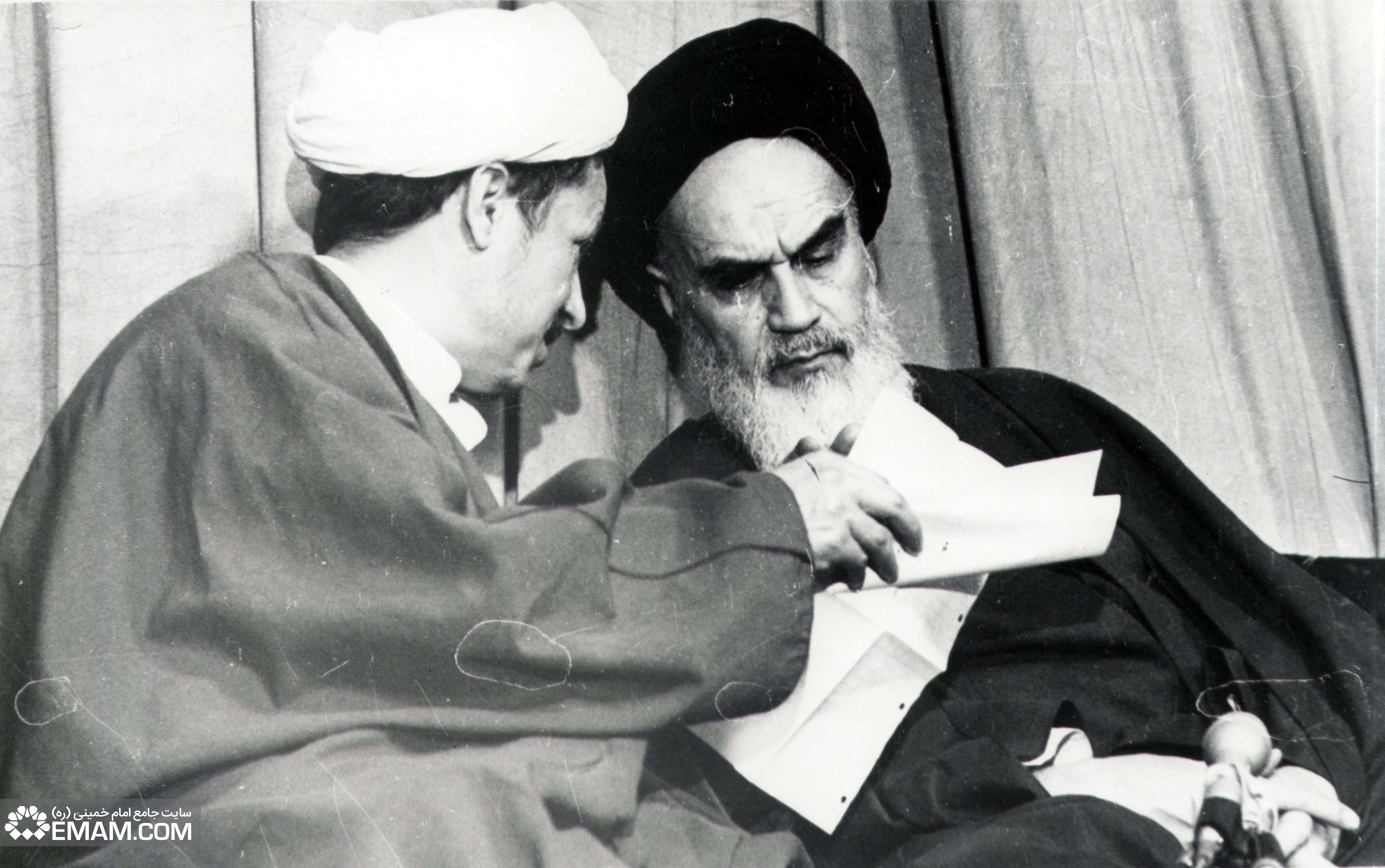 تصاویری از دیدارهای مردمی با امام خمینی(ره) پس از بازگشت به وطن+عکس