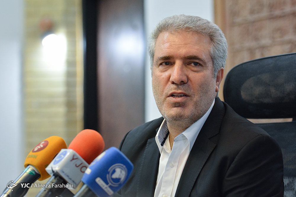 رشد ۱۱ درصدی صادرات صنایع دستی در ۹ ماهه اول سال 97/ دیگر گردشگر زیارتی در کشور نداریم