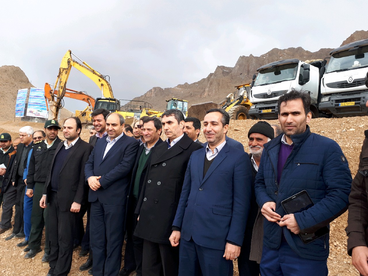 افتتاح چندین طرح در شازند با حضور استاندار مرکزی /  تولید متیل کربنات هیدروکسید آمونیوم برای اولین بار در ایران