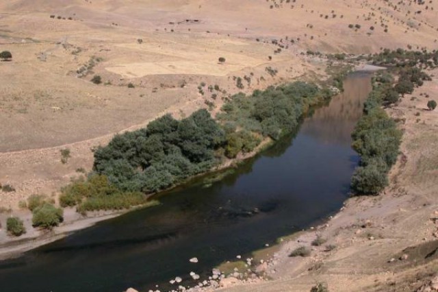 تزریق سالانه ۳۰ میلیون متر مکعب آب به زمین&zwnj;های استان