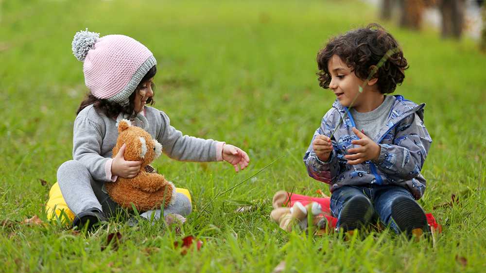 ۴ بازی برای اجتماعی شدن کودک/چگونه به کودک احترام گذاشتن را یاد دهیم؟