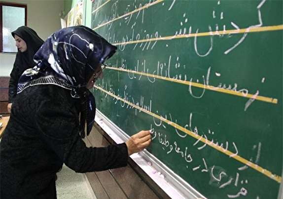 نرخ باسوادی لرستان ۹۳ درصد است