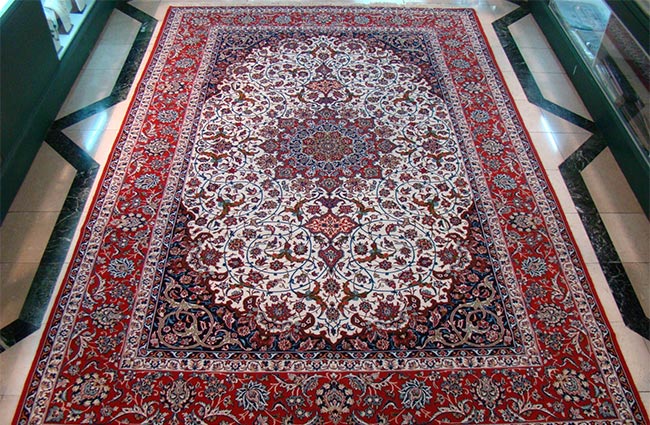 راهنمای خرید فرش دستباف؛ ۷ نکته که قبل از انتخاب فرش باید بدانید!