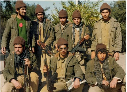 ماجرای مجروحیت اولین جانباز انقلاب به خاطر پایین آوردن عکس شاه + تصاویر