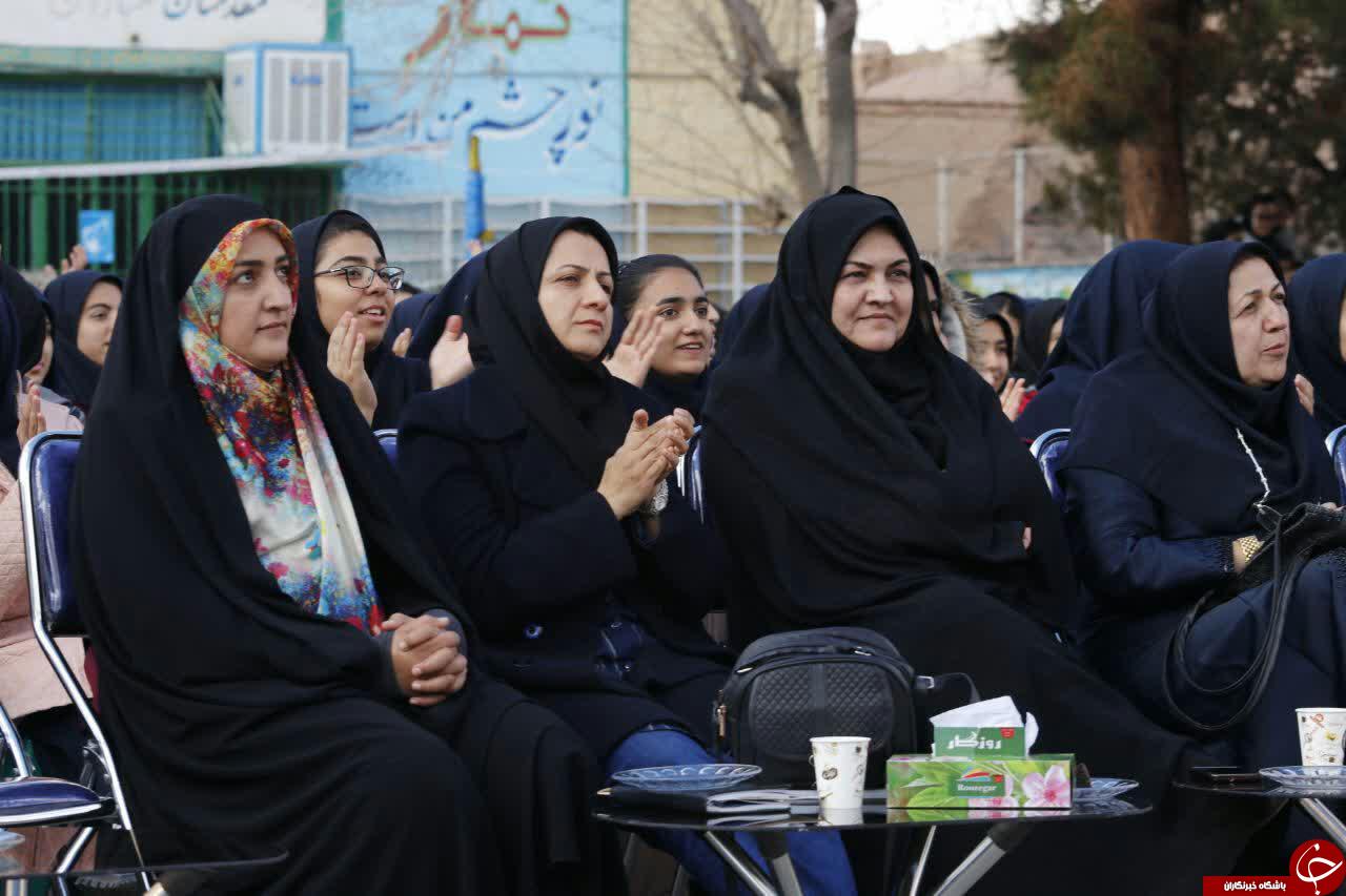 جشن دهه فجر با حضور بانوان افتخار آفرین دیار کریمان + تصاویر
