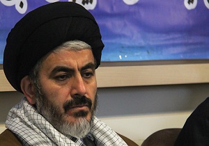انقلاب اسلامی ، تفکرات سرمایه داری و کمونیستی را به چالش کشیده است