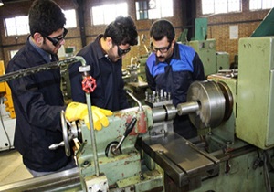 اخذ گواهینامه فنی وحرفه ای ۵۲۳ مددجوی زندانی در استان کردستان