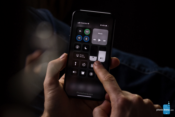 رندر آیفون XI از حالت تاریک جدید سیستم عامل iOS 13 پرده برداشت +تصاویر