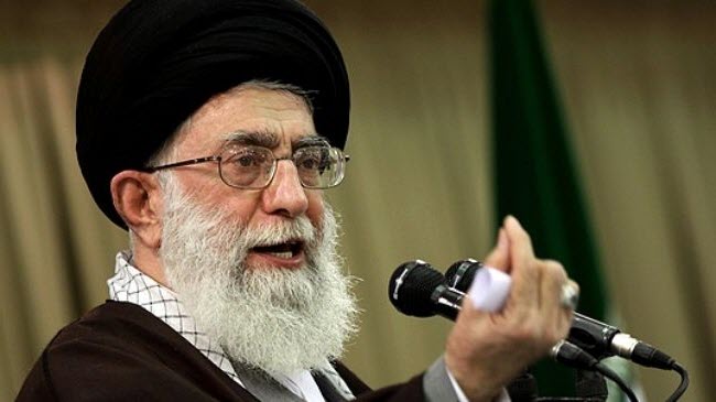 انقلاب در من می‌تپد +عکس نوشته