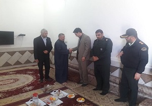 دیدار سرپرست فرمانداری حمیدیه با خانواده معظم شهدا