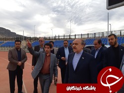 بازدید وزیر ورزش از زمین چمن ورزشگاه ۱۵ هزار نفری ایلام+تصویر