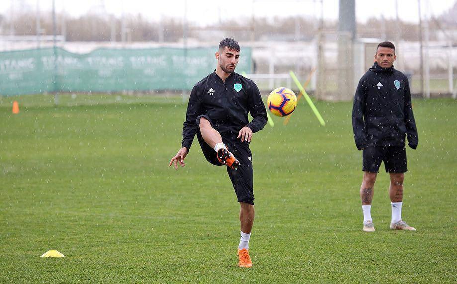 حضور مدافع تیم ملی در لیگ جزیره منتفی شد