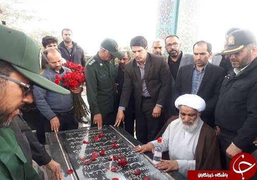 مزار شهدا در حمیدیه غبارروبی و عطرافشانی شد