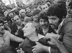 دیدار شکنجه&zwnj;گر ساواک با شکنجه&zwnj;شدگانش پس از ۴۰ سال+فیلم