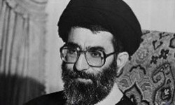 تصاویری از فعالیت&zwnj;های مبارزاتی رهبر انقلاب در بحبوحه انقلاب اسلامی