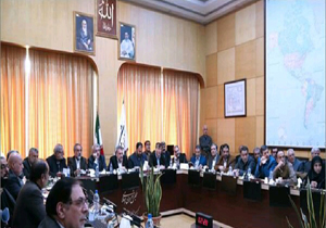 برداشت آب از زاینده رود بازبینی و اصلاح شود