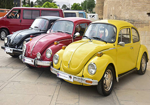 خودرو‌های کلاسیک در شیراز گرد هم می‌آیند