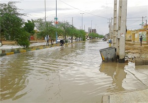 حضور نیرو‌های امداد رسانی و خدماتی در روستای آب گرفته مچریه