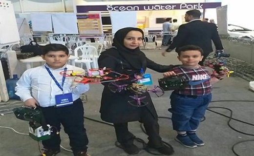 کوچک&zwnj;ترین دانشجوی علم کامپیوتر و رباتیک به آرزوی خود جامه عمل پوشاند/ وقتی بروکسی اداری مانع تاسیس مرکزی تخصصی در زمینه علم رایانه و رباتیک شد