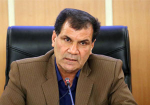 مسوولان اگر می خواهند موفق باشند باید مردم را کنار خودشان نگه دارند