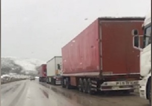 صف کیلومتری تریلی‌ها در مرز بازرگان + فیلم