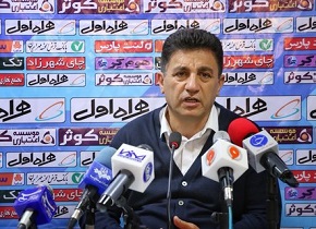 سکوت سرمربی تیم فوتبال سپاهان درمقابل خبرنگاران