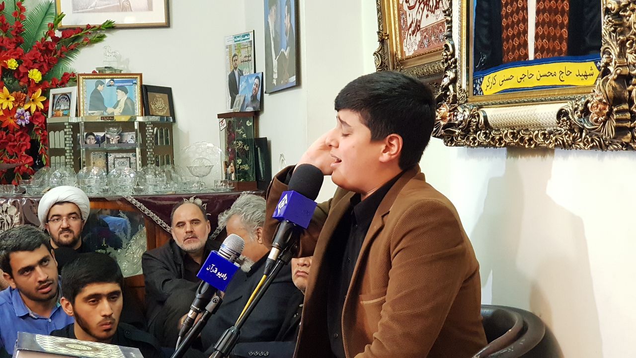 کاروان قرآنی انقلاب در مشهد مقدس/کاروان قرانی 22 بهمن در مسیر راهپیمایی