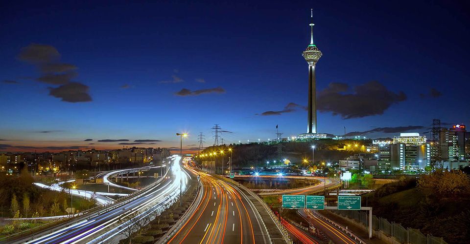 شاخص هوای تهران در ۲۱ بهمن ماه/ باران آمد و هوای پایتخت سالم شد