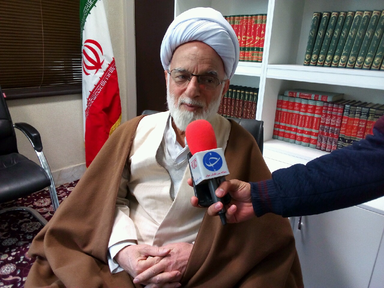 ۲۲ بهمن مردم با حضور آگاهانه وحدت و انسجام داخلی را نشان میدهند/ کارنامه ۴۰ ساله انقلاب یک کارنامه بسیار امید بخش و درخشان است
