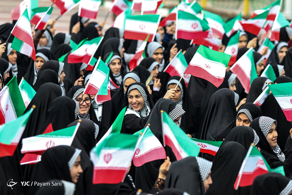 دهه&nbsp;پنجم آغاز به صدا در آمدن کوس رسوایی استکبار جهانی