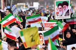 دشمن با توطئه&zwnj;ها و دسیسه ها نتوانست مقاومت&nbsp;ملت ایران را در انقلاب اسلامی بشکند