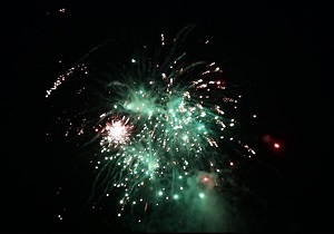 نورافشانی و جشن شب 22 بهمن در چهاربرج + فیلم