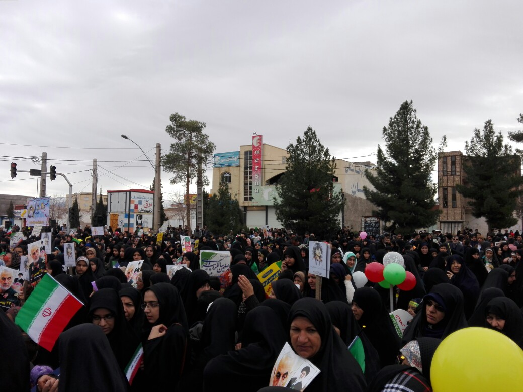 چهلمین بهار انقلاب در کرمان باشکوه وبا شعارمرگ برآمریکا آغاز شد
