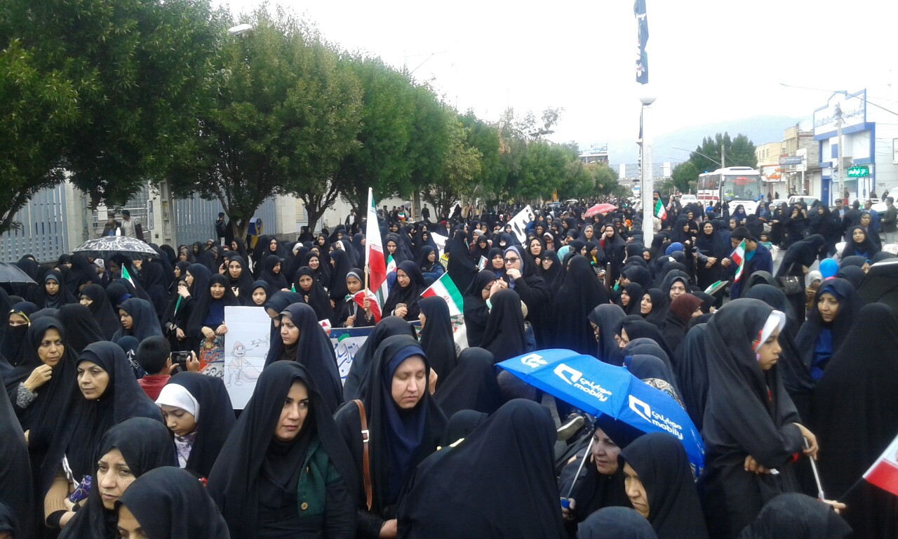 چهلمین بهار انقلاب در کرمان باشکوه وبا شعارمرگ برآمریکا آغاز شد