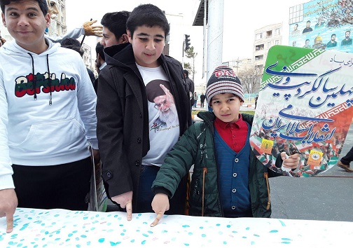 عکس&zwnj;ها و حاشیه&zwnj;های راهپیمایی ۲۲ بهمن ۹۷ استان کرمانشاه