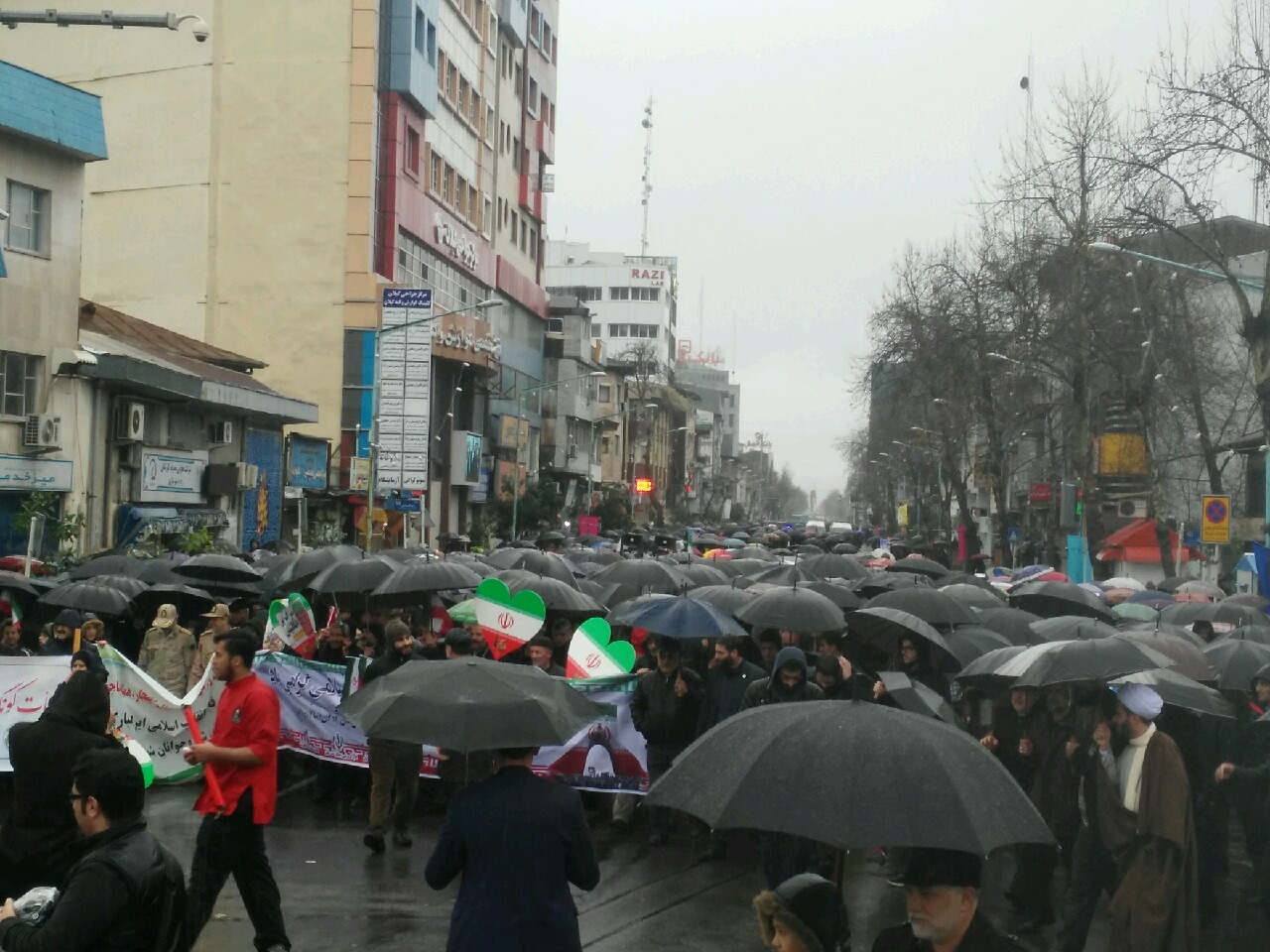 طنین شعار مرگ بر امریکا در سراسر گیلان