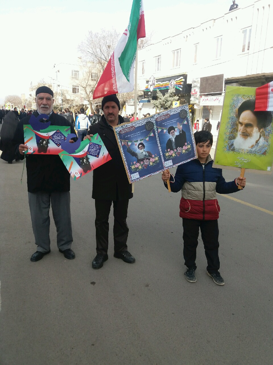 آغاز راهپیمایی باشکوه 22 بهمن در زنجان؛ طنین شعار مرگ بر آمریکا در آسمان زنجان