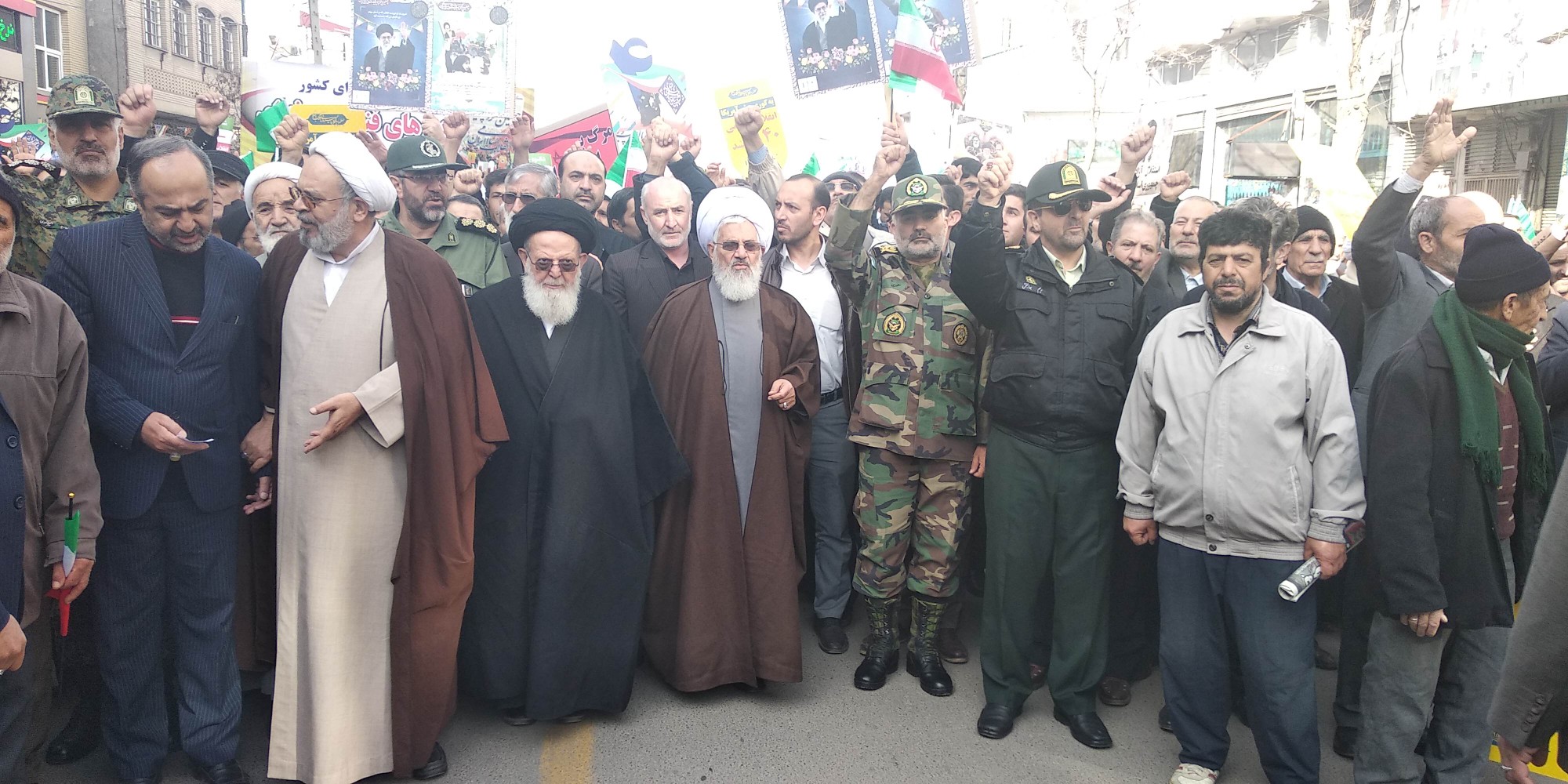 آغاز راهپیمایی باشکوه 22 بهمن در زنجان؛ طنین شعار مرگ بر آمریکا در آسمان زنجان