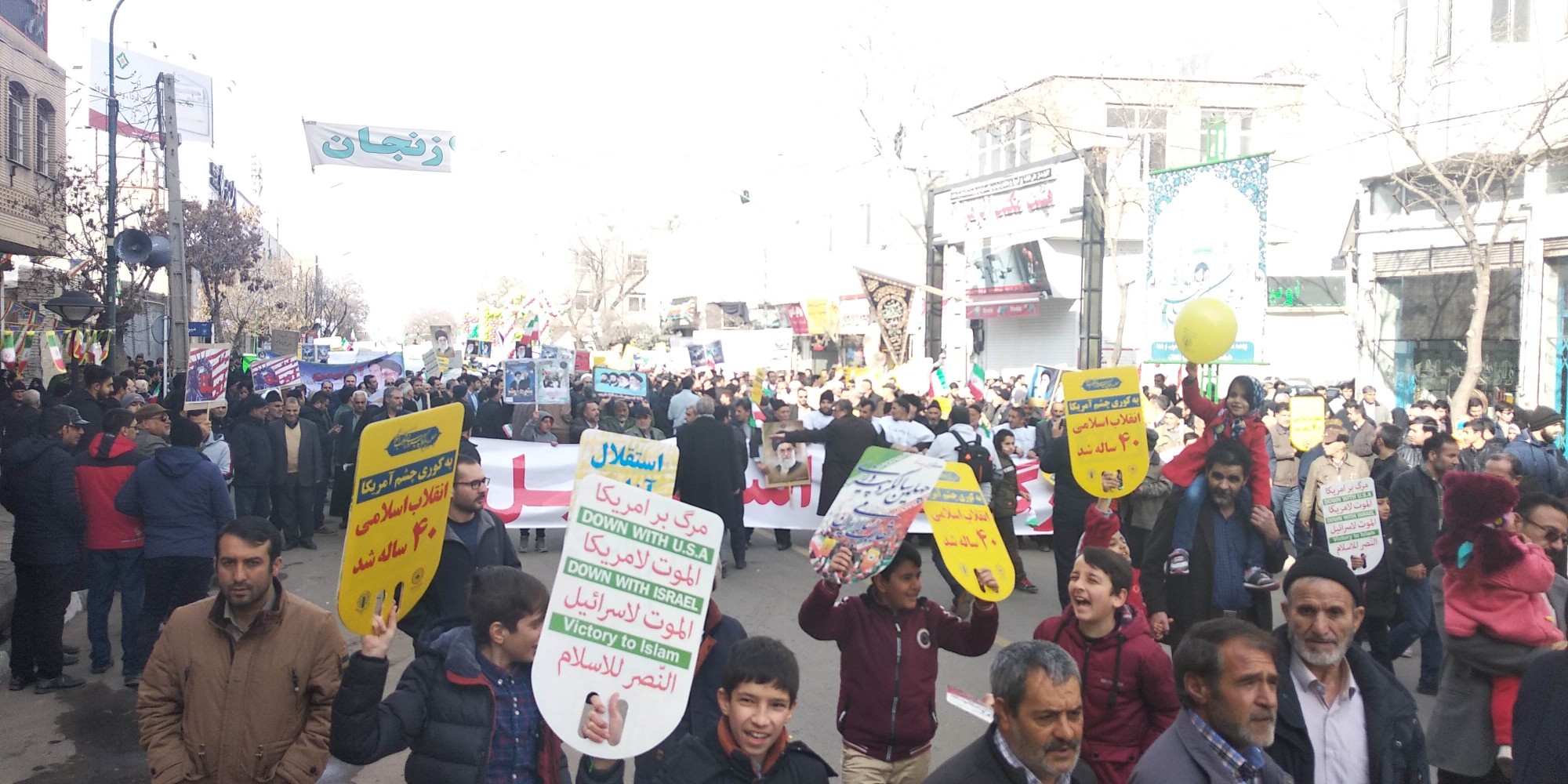 آغاز راهپیمایی باشکوه 22 بهمن در زنجان؛ طنین شعار مرگ بر آمریکا در آسمان زنجان