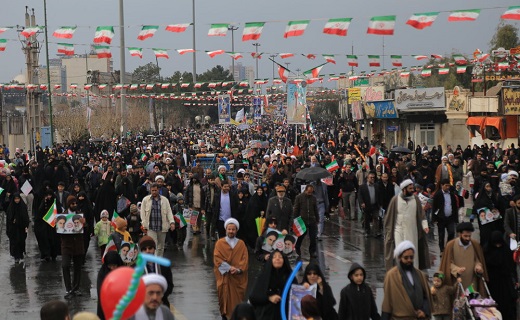 راهپیمایی پرشور مردم قم در چهلمین بهار انقلاب/طنین شعار مرگ بر آمریکا در سراسر قم