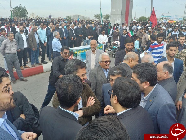 تصاویری از حضور وزیر ارتباطات در راهپیمایی ۲۲ بهمن