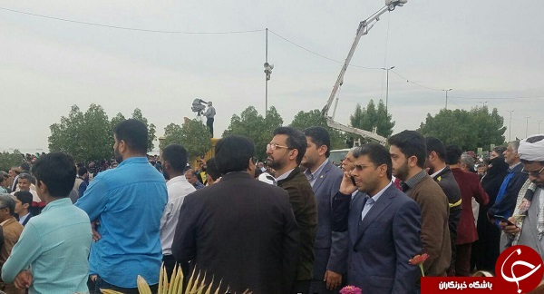 تصاویری از حضور وزیر ارتباطات در راهپیمایی ۲۲ بهمن