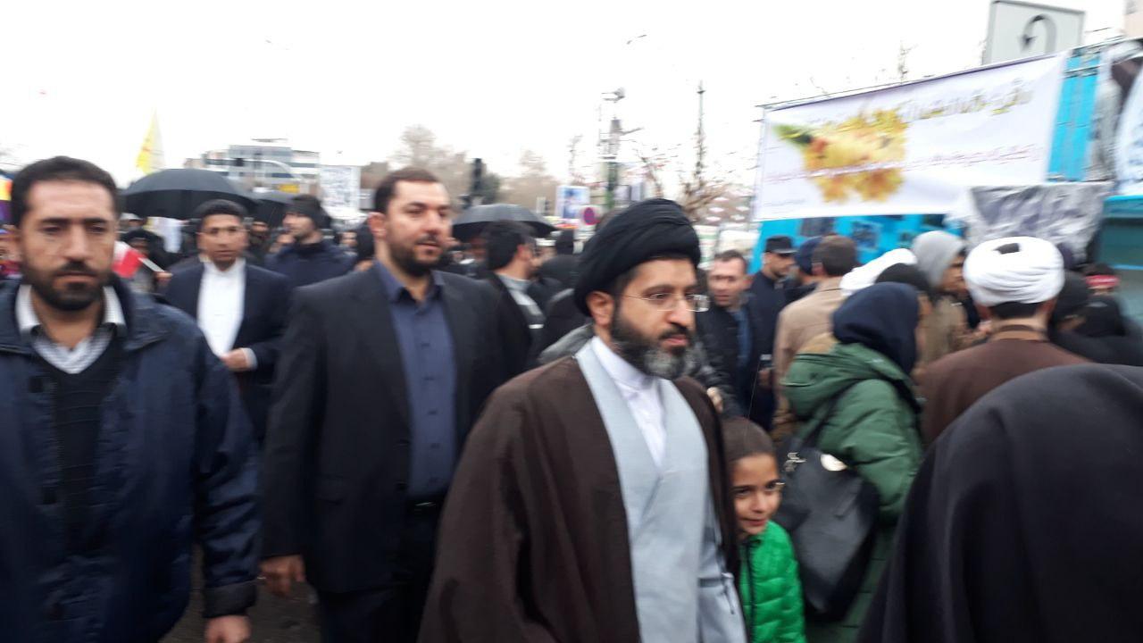 حضور فرزند رهبر معظم انقلاب در راهپیمایی ۲۲ بهمن +تصویر
