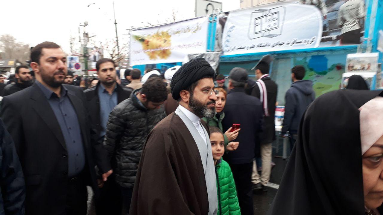 حضور فرزند رهبر معظم انقلاب در راهپیمایی ۲۲ بهمن +تصویر