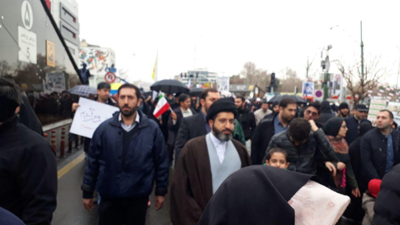 حضور فرزند رهبر معظم انقلاب در راهپیمایی ۲۲ بهمن +تصویر