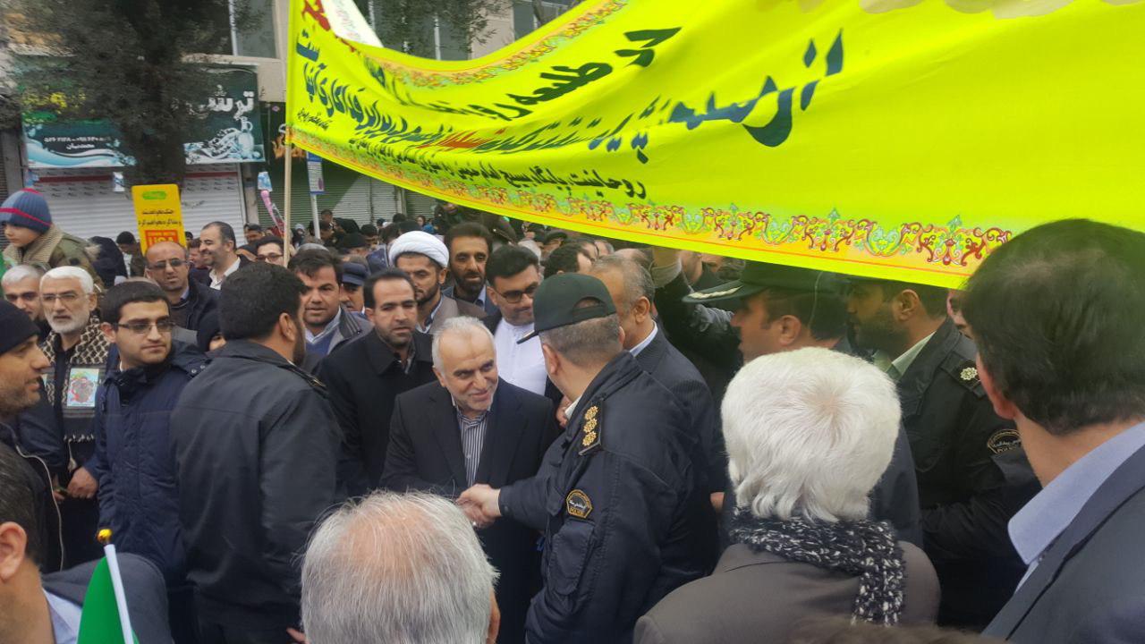 تصاویری از حضور چهره ها در راهپیمایی ۲۲ بهمن ۹۷ +تصاویر